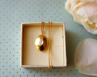 Vintage retro boho style locket pendant in gold, a perfect Mother's Day gift with semi-precious stones, Suzanne