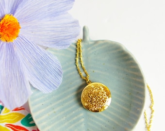 Mini Boho Retro Heart Locket Pendant, Gold, Opens, 15 mm, 40 cm Chain + Extension