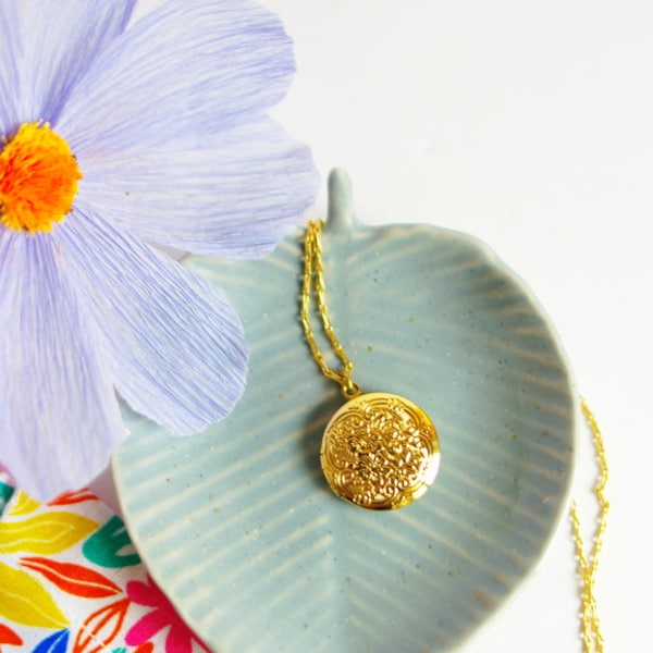 Mini locket medallion pendant boho style retro vintage gold