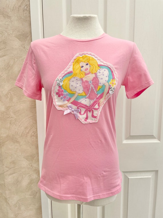 Fitted Style Retro Doll Customised T-Shirt (UK sizes 12-18)