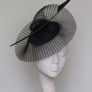 Black Fascinator-Kentucky Derby Hat- Royal Ascot Hat -  Melbourne Cup Hat - Wedding Hat, Mother of the Bride Hat