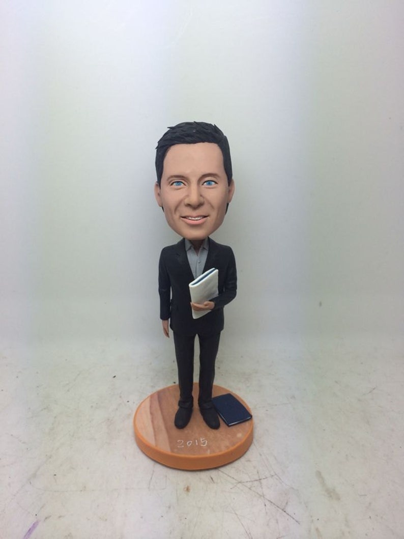custom bobble head figurines