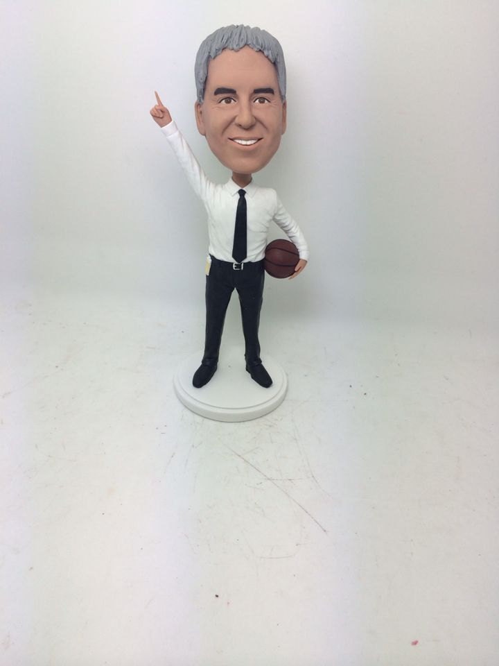Trener Basetkballa Niestandardowa figurka z gliny Bobble Head Spersonalizowana na podstawie zdjęć klientów Topper na tort urodzinowy Prezent dla chłopaka Prezent urodzinowy dla trenera
