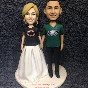 Chicago Bears Philadelphia Eagles Fan Torta nuziale personalizzata Topper Figurina personalizzata bobble head basata sulle foto dei clienti Regalo di nozze