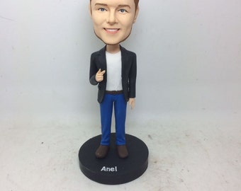 Fully Customer Design Bobble Head Clay Figurines Based on Customers' Photos Using As Wedding or Birthday Cake Topper, Gifts, Decorations