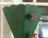 Large Door or Wall Metal Green and Blsck Pocket Bucket Basket, Fall or Christmas Door Decor, Metal Basket, Rustic Decor, Pocket Metal Basket
