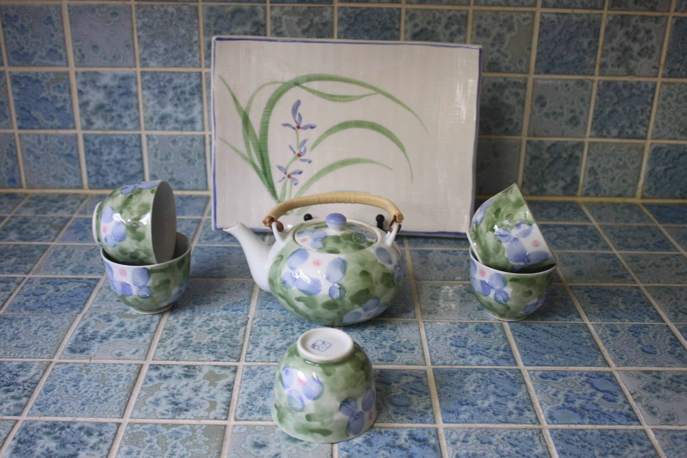 Vintage Japanese Tea/ Saki Set; Asian Teapot And Cups; Teapot and Cups