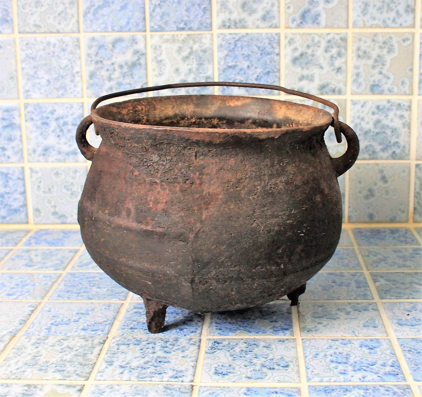 Rare Antique Cast Iron 1700s 1800s, 3 Legged Footed Rustic Planter, Old