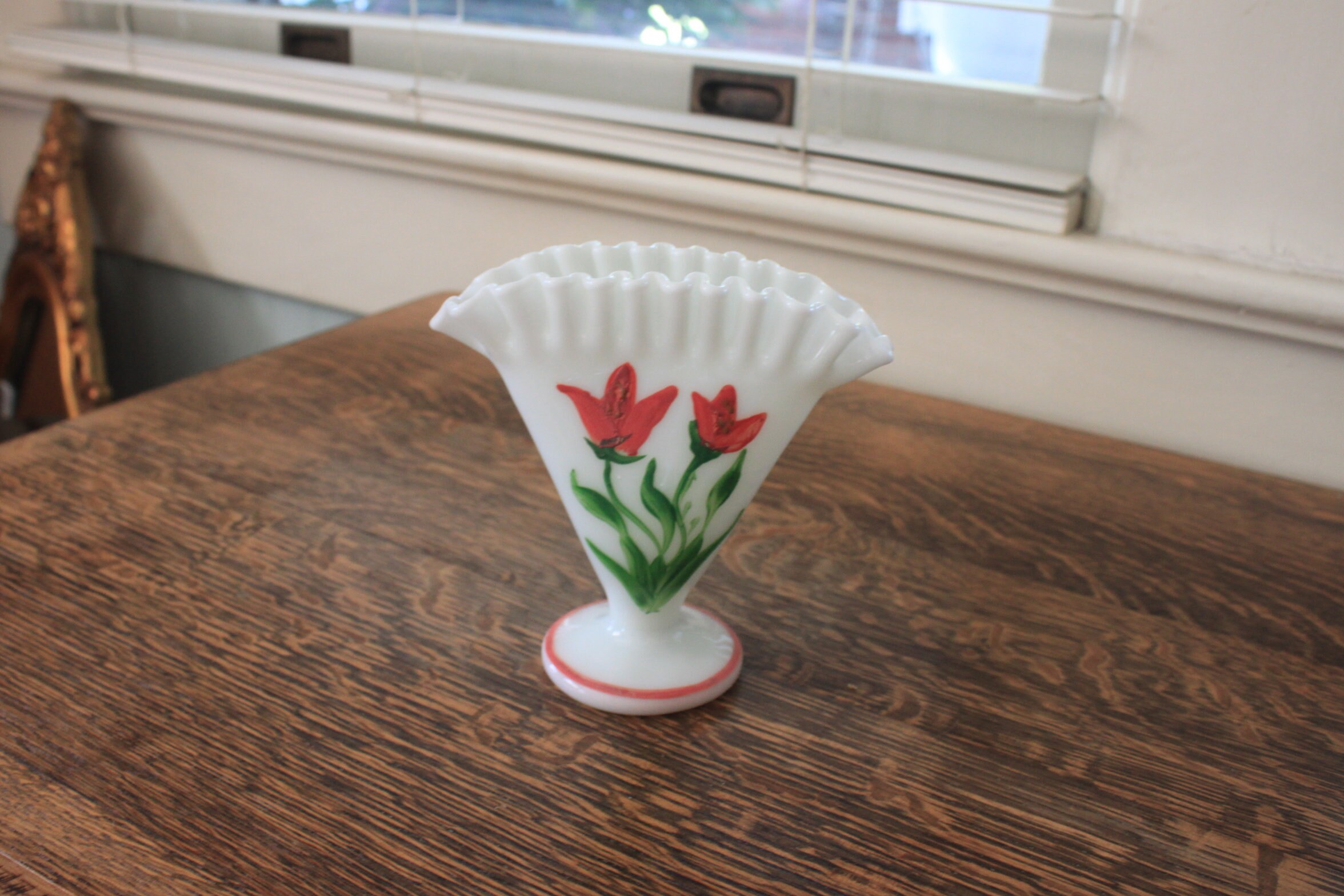Rare Fire King Tulip Design Milk Glass Ruffled Fan Vase with Painted Tulips