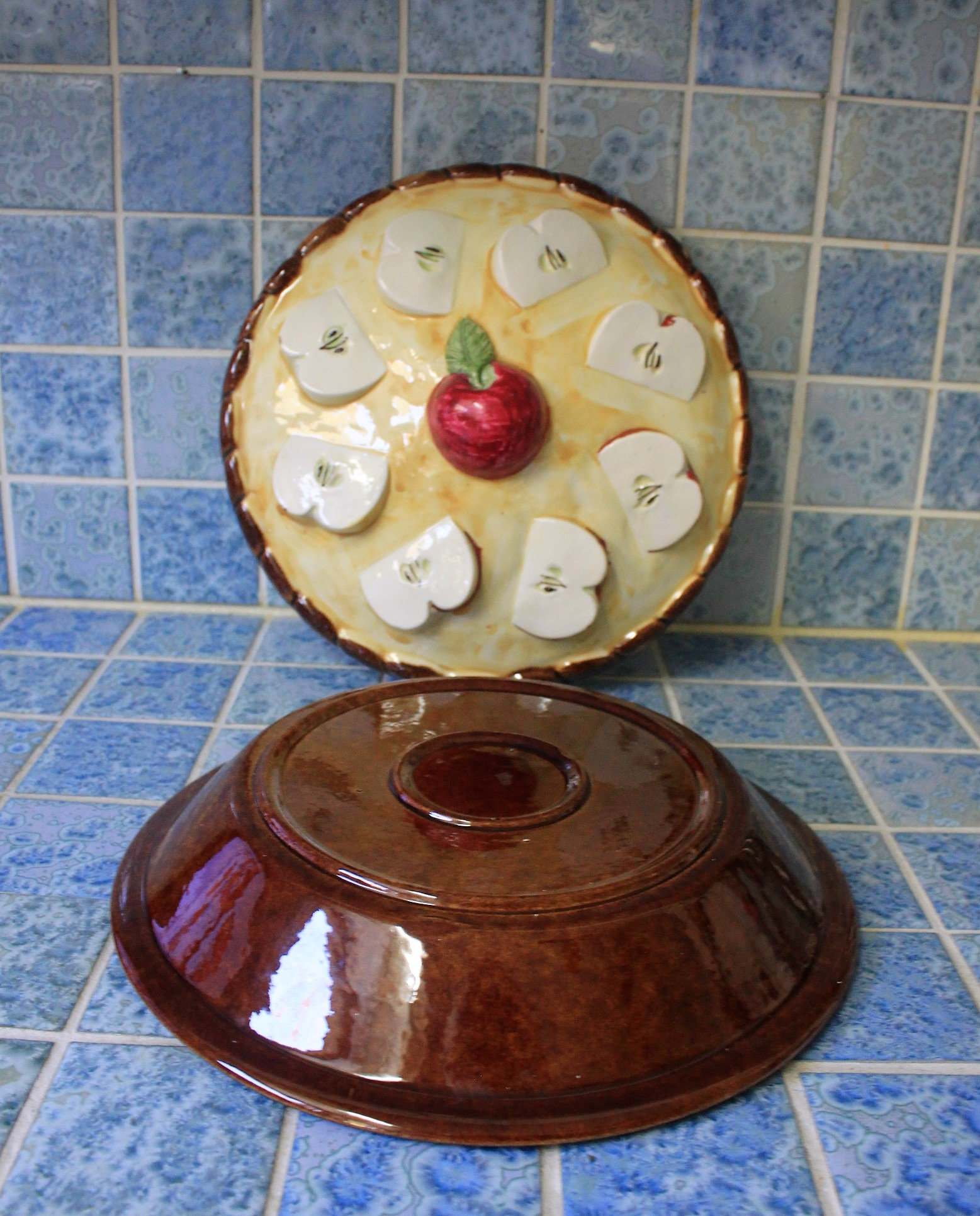 Ceramic Apple Pie Dish Keeper With Lid Vintage Apple Pie Keep 1980s