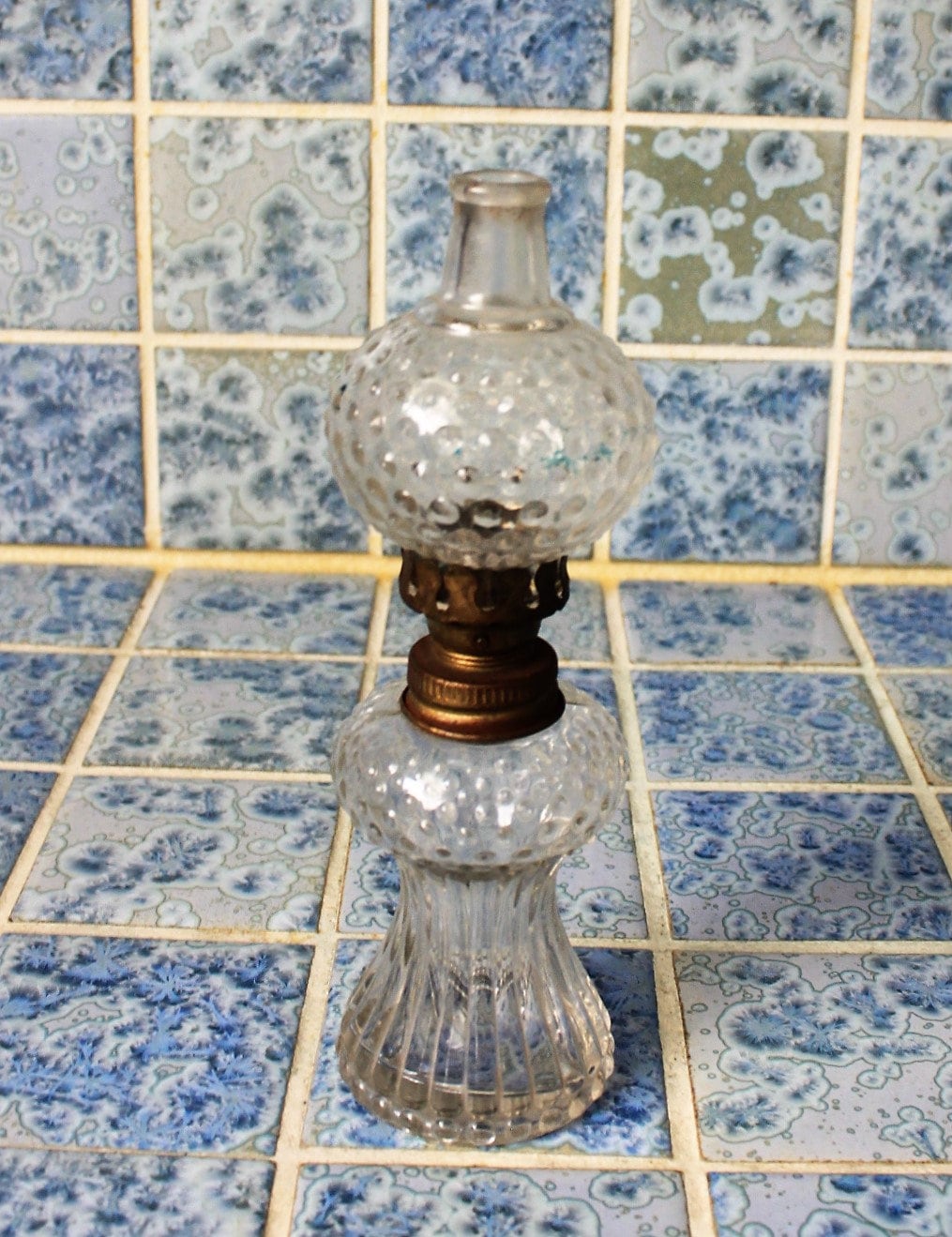 Lovely Vintage Small Oil Lamp Clear Hobnail/Hobnob Bubble Kerosene