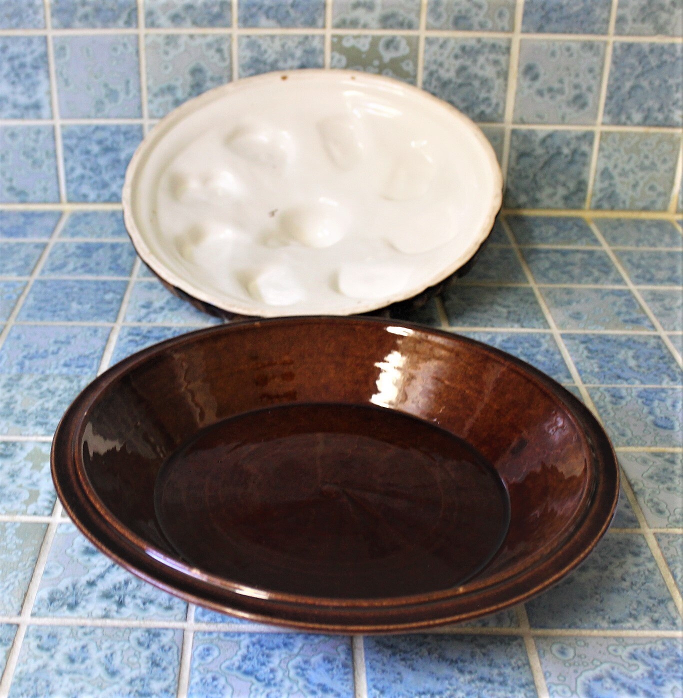 Ceramic Apple Pie Dish Keeper With Lid Vintage Apple Pie Keep 1980s Decorative Hand painted