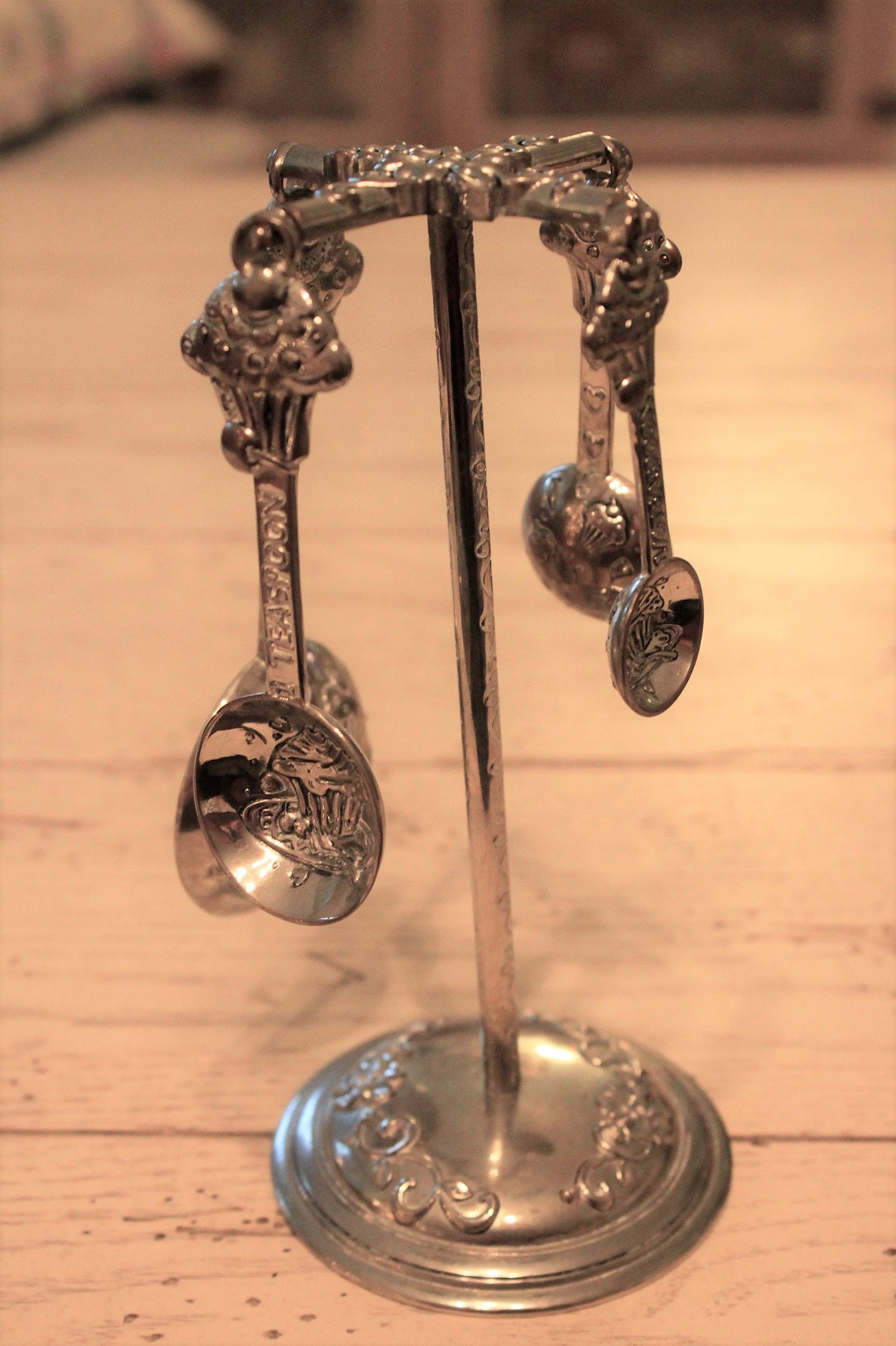 Decorative Measuring Spoons With Stand
