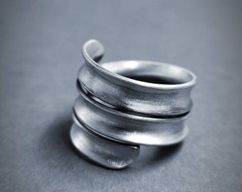 Statement Ring Casual Wear, Wrapped Around Ring, Adjustable Ring, Plain Silver Band, Casual Rings, Contemporary Jewelry