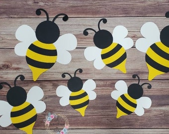 Bee Wall Decor: Cardstock Party Decorations, Set of 6