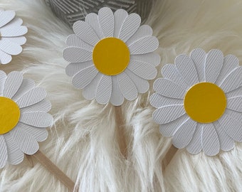 Daisy Cupcake Toppers: White Floral Party Decorations