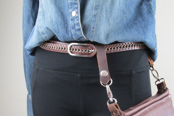 Purse with belt loop clearance