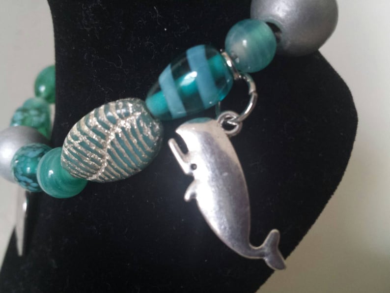 201799 Teal Glass and Silver Wood Bracelet with 3 Charms and Heart Toggle and Matching Earrings Set
