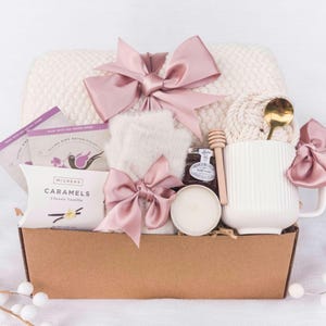 Self Care box for Friend Hygge Gift Set Stress Relief Cozy Present Mental Health Comfort Box Mindfulness Gift for Her Pamper kit for women