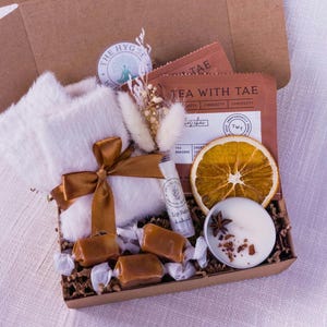 Fall Gift Box Autumn Self-Care Set Cozy Socks Soy Candle & Tea