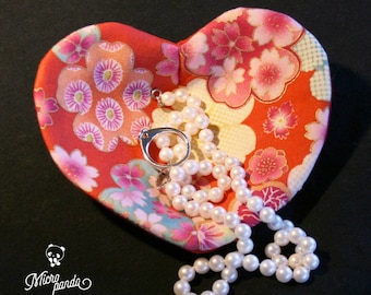 Pocket emptier, heart-shaped jewelry holder made with japanese yukata fabric