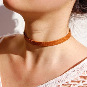 Regalo mujer de Navidad - Collar del cuello cuero piel de serpiente marrón 10 mm