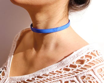 Cuello minimalista collar - collar gargantilla - cuello circun slam - cuero azul eléctrico 10 mm - collar de correa de cuero - collar corto de moda