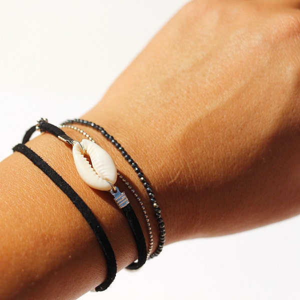 bracelet multitours coquillage cowrie - lanière de cuir véritable noir - bracelet multirangs - bracelet été plage - bracelet double tour