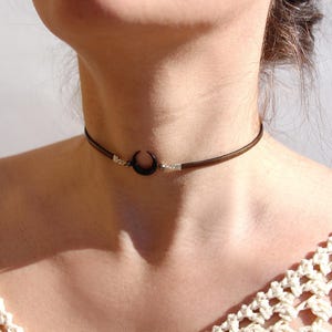 Crew neck &quot;Nokomis&quot; black Horn carved Crescent Moon, bronze leather