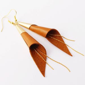 Weihnachten vorhanden Frau - Ohrringe &quot;Arum&quot; in Kamelleder - gold plattiert Kegel - Leder-Schmuck - Schmuck Gold- und Kamel Leder-Kegel.