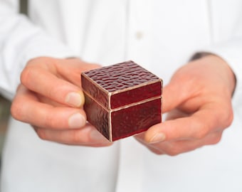 Boîte à bagues rouge en verre pour une cérémonie de mariage unique Porte-alliances élégant pour deux ou trois bagues Boîte à bagues de mariage Boîte à bagues de fiançailles