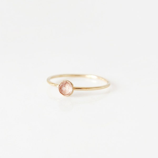 Bague quartz fraise, gold-filled et argent sterling · Bague de fiançailles