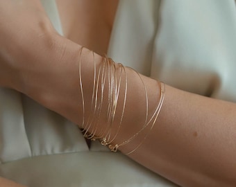 Semainier bracelets joncs, gold-filled · Cadeau pour elle · Collection Monoe