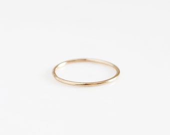 Bague lisse, gold-filled et argent sterling · Bague fine · Anneau d'empilage · Cadeau pour elle