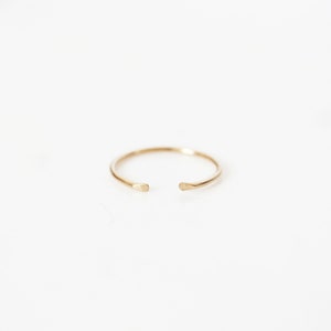 Enkel minimalistisk ring, guldfylld och sterlingsilver · Tunn ring · Stapelring · Present till henne