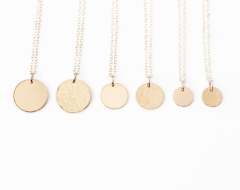 Collier disque lisse ou martelé, gold-filled ou argent sterling · Collier fin · Cadeau pour elle