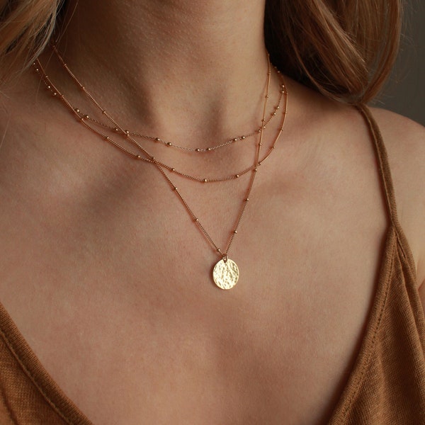 Collier disque martelé, gold-filled ou argent sterling · Collier fin · Cadeau pour elle