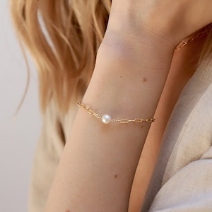 Round Freshwater Pearl Bracelet, Gold-Filled · Gift for Her · Riviera Collection