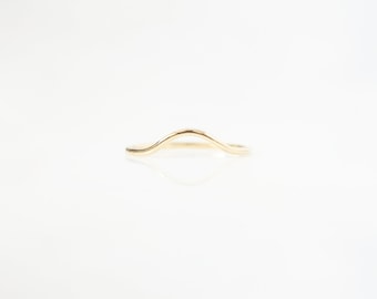 Wave ring, gold-filled and sterling silver · Thin ring · Stacking ring · Monoë collection