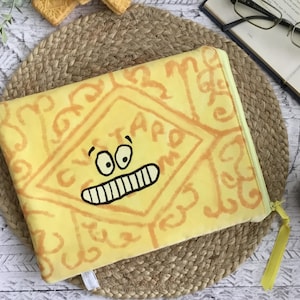 Custard Cream Book Sleeve : Padded Book Pouch, Quirky Biscuit Book Sleeve, Foodie Lover Paperback Books Protector,  Custard Cream Gift