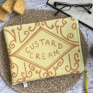 Custard Cream Book Sleeve : Padded Book Pouch, Biscuit Book Sleeve, Foodie Lover Paperback Books Protector,  Custard Cream Gift