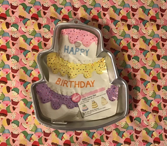 2000 Cake Pan from Wilton 2017