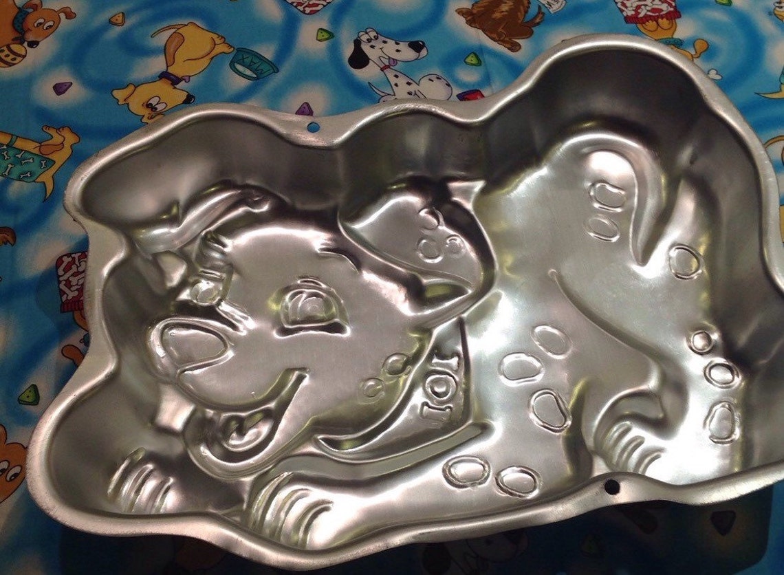 Wilton 1996 Puppy Dog Cake Pan 101 Dalmatians Etsy