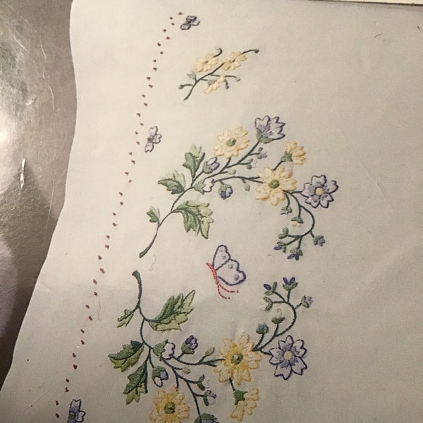 Bucilla 63329 Meadow Flowers 2 pillowcases stamped embroidery 1992