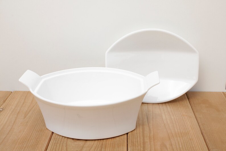Modern White Baking Serving Dish Casserole Dish with Lid by Bowering. Oven to Table Microwave and Dishwasher Safe