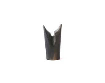 Vermil Natural V-Nocks – Premium Arrow Nocks for Traditional & Horseback Archery