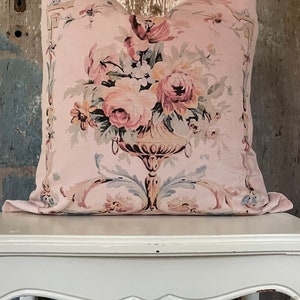 Funda de almohada de terciopelo con diseño floral desgastado, almohada decorativa en color beige y rosa con estilo rústico, decoración campestre francesa vintage, hogar de otoño.