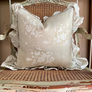 White and Beige Floral Ruffle Linen Pillow Cover, French Country Neutral Cushion, Shabby French Antiques, Cottage Chic, Swedish Farmhouse.