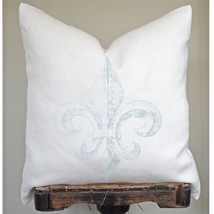 Fleur de Lis Grain Sack Pillow Cover, Shabby French Country Decor, Cottage Chic, Farmhouse Decor Rustic Country.