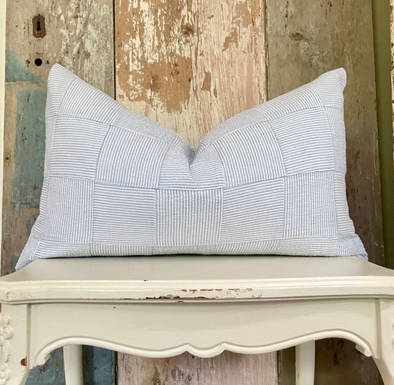 Farmhouse Pillows For Your Country Home